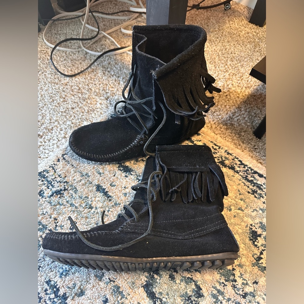 Minnetonka harvester booties size 7